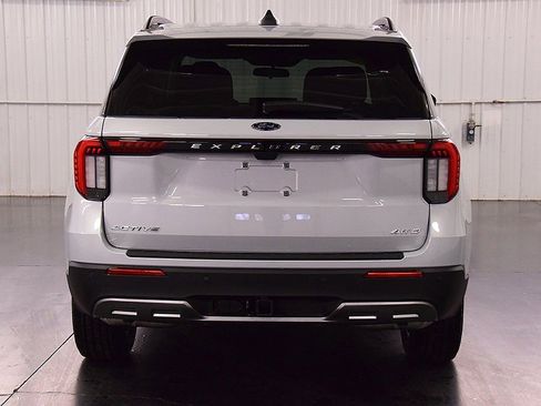 New 2026 Ford Explorer Active w/ Active Comfort Package AWD/4WD image 7