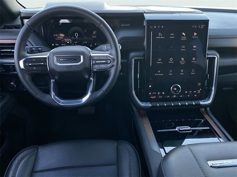 Used 2025 GMC Yukon Denali image 18