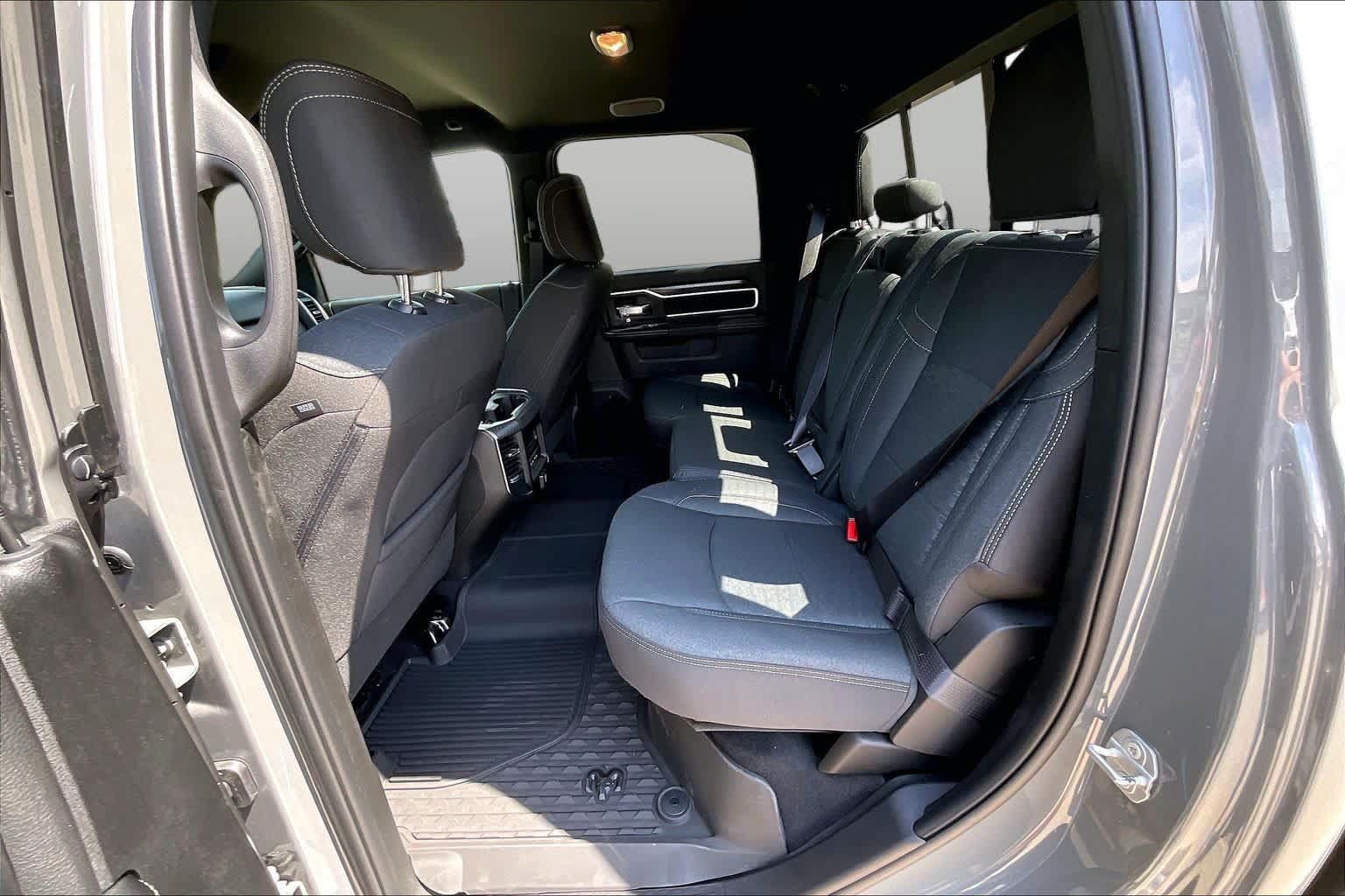 New 2027 RAM 3500 Big Horn AWD/4WD image 21