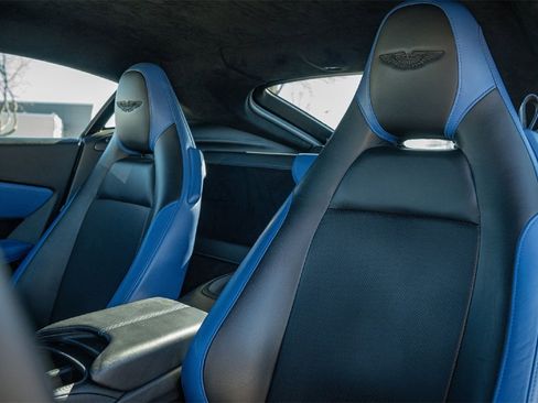 Used 2020 Aston Martin V8 Vantage Coupe image 19