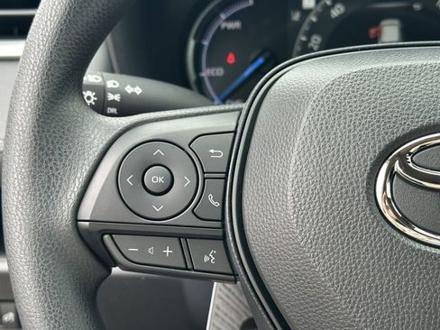 Used 2025 Toyota RAV4 LE image 13