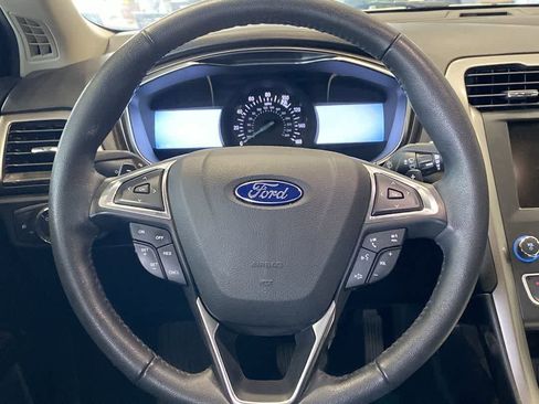 Used 2017 Ford Fusion SE w/ Fusion SE Technology Package FWD image 17