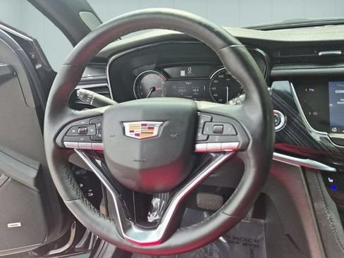 Used 2025 Cadillac XT6 Premium Luxury w/ LPO, Floor Liner Package AWD/4WD image 20
