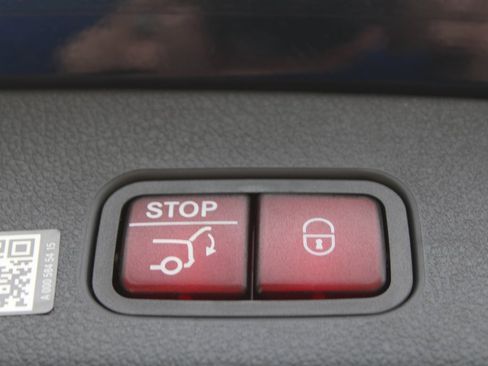 Certified 2024 Mercedes-Benz GLC 300 4MATIC image 11