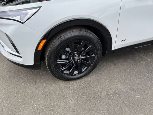 Used 2025 Buick Envista Sport Touring image 28