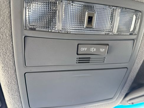 Used 2011 Toyota Highlander 4WD image 30