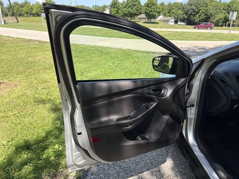 Used 2018 Ford Focus S FWD image 10