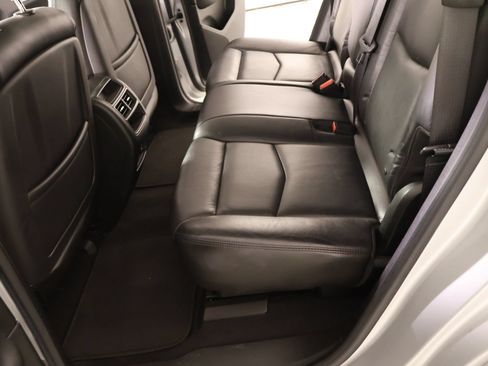 Used 2017 Cadillac XT5 Luxury FWD image 12