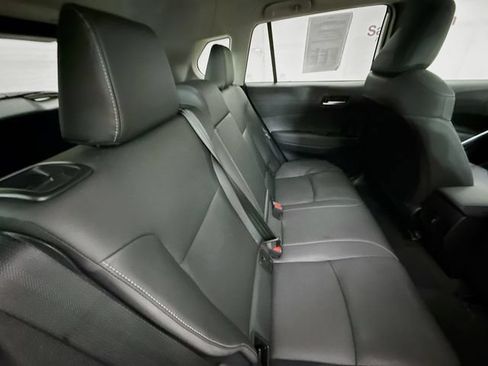 Used 2025 Toyota Corolla Cross XLE w/ Convenience Package FWD image 26
