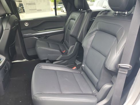 New 2026 Lincoln Navigator Reserve AWD/4WD image 30