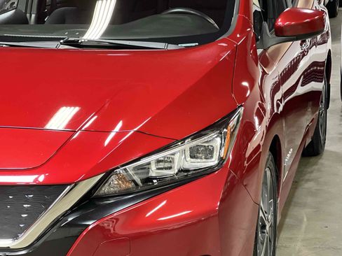 Used 2018 Nissan Leaf SV w/ SV Technology Package FWD image 14