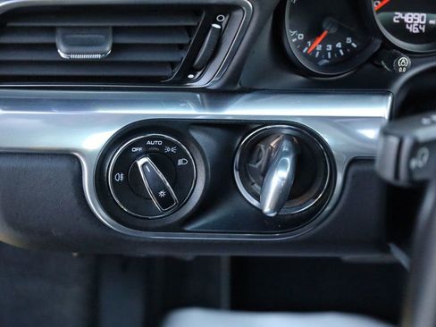 Used 2019 Porsche 911 Carrera 4S image 31