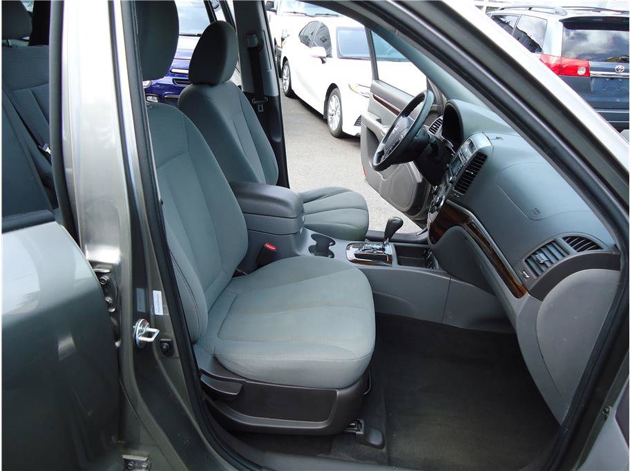 Used 2012 Hyundai Santa Fe GLS AWD/4WD image 16
