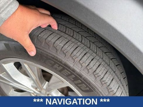 Certified 2022 Ford Explorer XLT w/ Equipment Group 202A AWD/4WD image 7