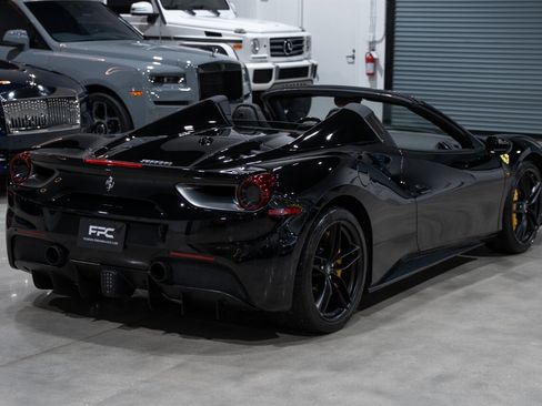 Used 2018 Ferrari 488 Spider image 7