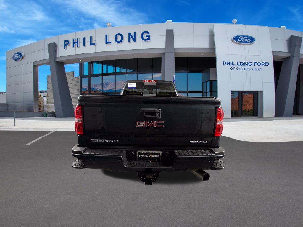 Used 2019 GMC Sierra 2500 Denali w/ Duramax Plus Package AWD/4WD image 4