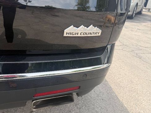 Used 2019 Chevrolet Traverse High Country w/ LPO, Floor Liner Package AWD/4WD image 15