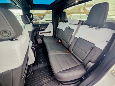 Used 2024 GMC Hummer EV 2X w/ LPO, Illumination Package image 38