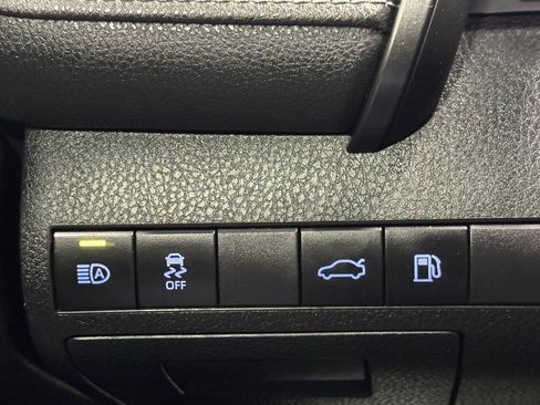 Used 2018 Toyota Camry SE FWD image 27