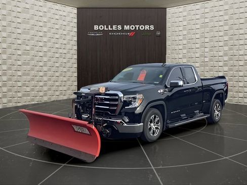 Used 2020 GMC Sierra 1500 SLE w/ SLE Value Package image 11