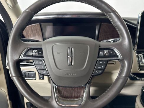 Used 2021 Lincoln Navigator Reserve w/ Luxury Package AWD/4WD image 17