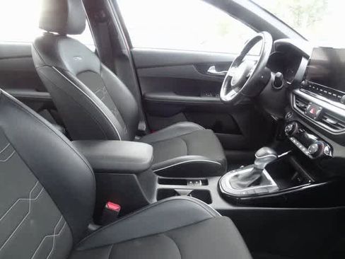 Used 2023 Kia Forte GT-Line w/ GT-Line Premium Package image 12