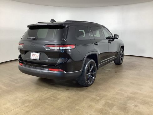 Used 2024 Jeep Grand Cherokee L Limited w/ Black Appearance Package AWD/4WD image 6