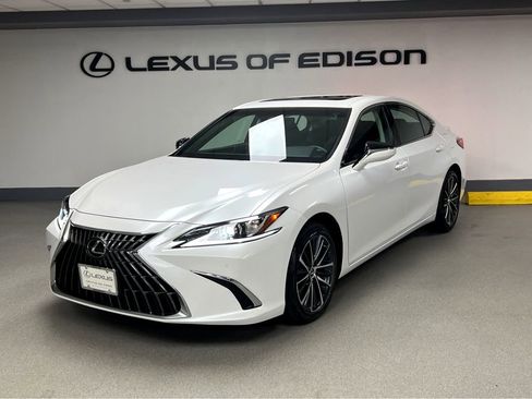 Certified 2023 Lexus ES 350 w/ Premium Package FWD image 3