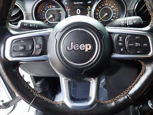 Used 2021 Jeep Gladiator Overland AWD/4WD image 17