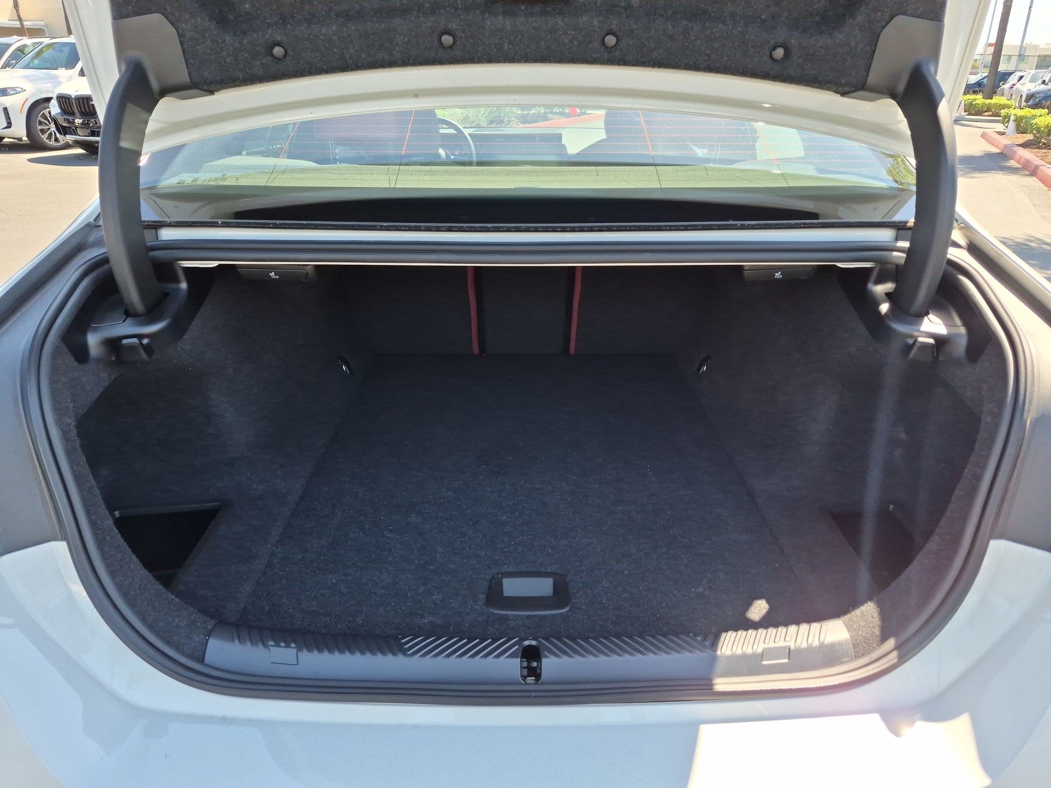 Used 2026 BMW i5 eDrive40 w/ M Sport Package RWD image 32