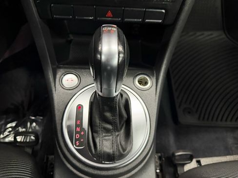 Used 2013 Volkswagen Beetle TDI FWD image 24