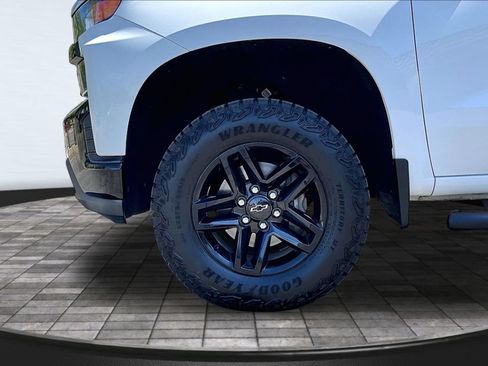 Used 2019 Chevrolet Silverado 1500 Custom Trail Boss AWD/4WD image 30