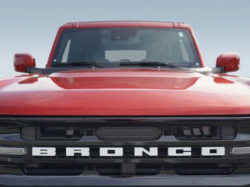 Used 2023 Ford Bronco Outer Banks image 37