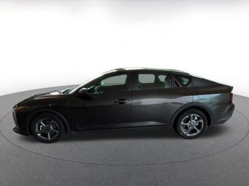 Used 2025 Kia K4 LXS FWD image 9