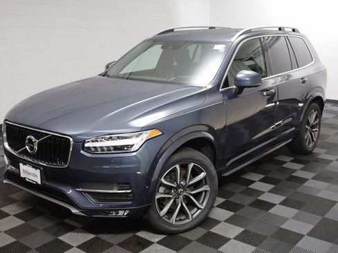 Used 2018 Volvo XC90 T5 Momentum w/ Convenience Package image 2