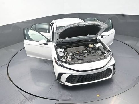 Used 2026 Toyota Camry SE FWD image 40