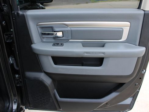 Used 2018 RAM 1500 Big Horn AWD/4WD image 25