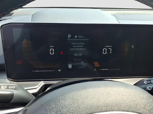 Used 2025 Kia Sorento S FWD image 11