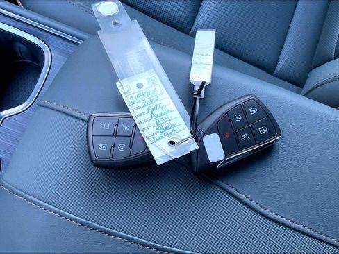 Used 2024 GMC Acadia AT4 image 11