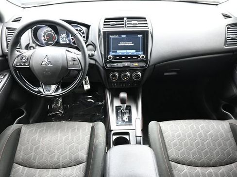 Used 2024 Mitsubishi Outlander Sport LE image 13