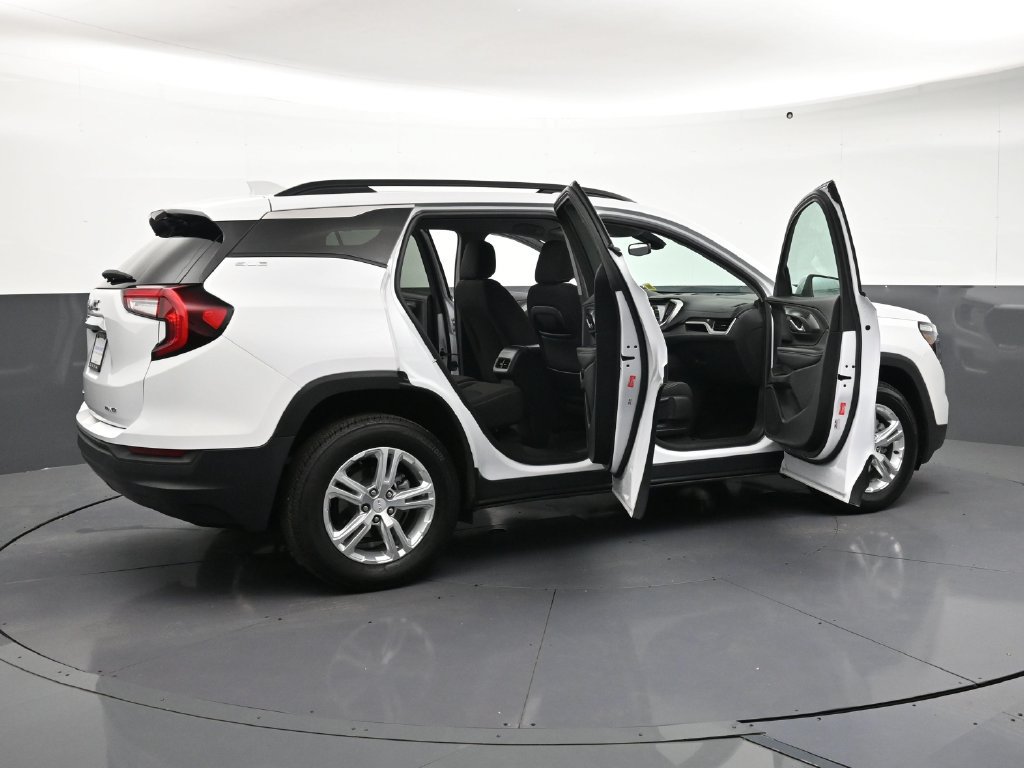 Certified 2022 GMC Terrain SLE w/ Driver Convenience Package AWD/4WD image 32