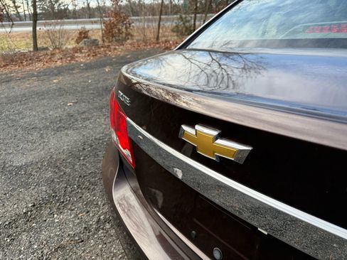 Used 2015 Chevrolet Cruze LT image 11