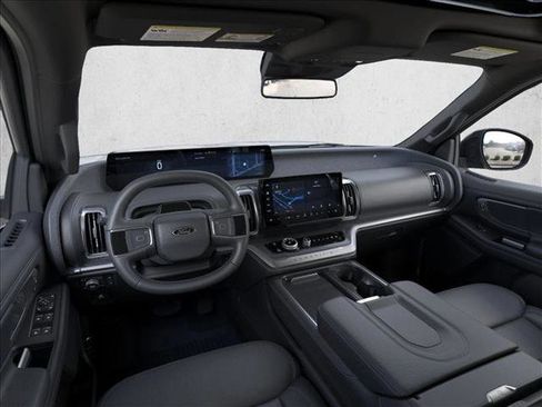 New 2026 Ford Expedition Platinum image 9