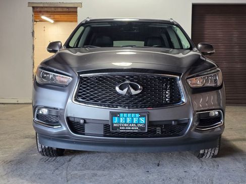 Used 2019 INFINITI QX60 Luxe w/ Essential Package image 2