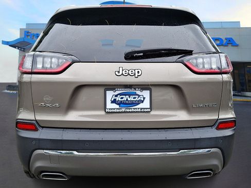 Used 2019 Jeep Cherokee Limited AWD/4WD image 5