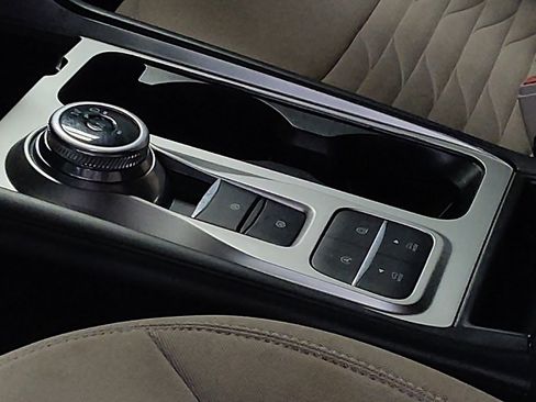 Used 2020 Ford Explorer XLT image 26