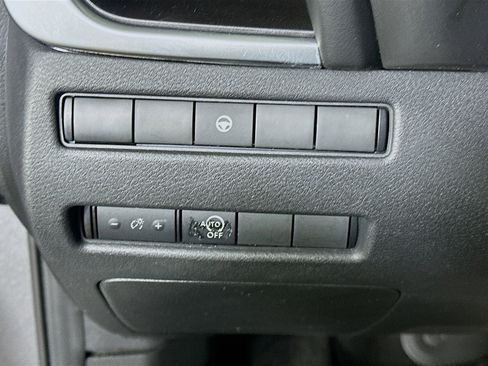 Used 2023 Nissan Rogue SV FWD image 17