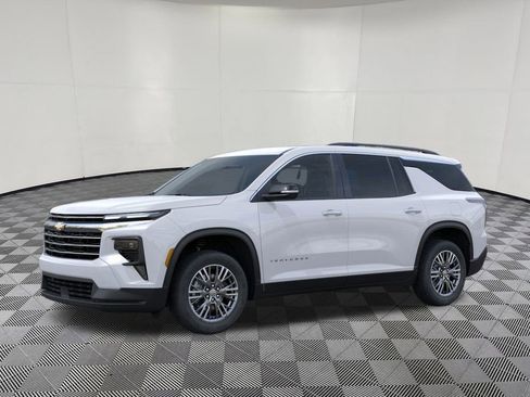 New 2026 Chevrolet Traverse LT w/ Driver Confidence Package image 2