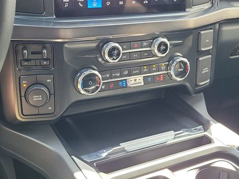 Certified 2025 Ford F250 Lariat w/ Chrome Package AWD/4WD image 32