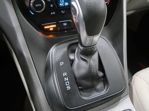 Used 2015 Ford Escape SE w/ SE Chrome Package image 21